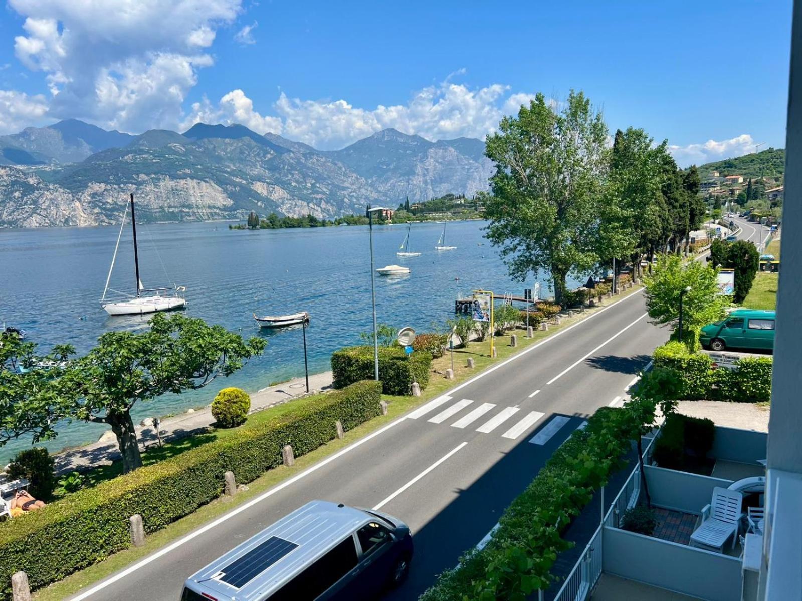 Апартаменты Val Di Sogno Grand View Мальчезине Экстерьер фото