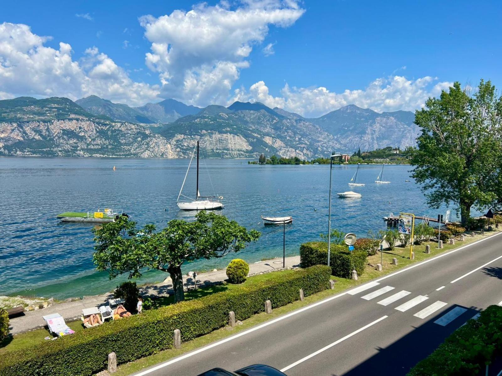 Апартаменты Val Di Sogno Grand View Мальчезине Экстерьер фото